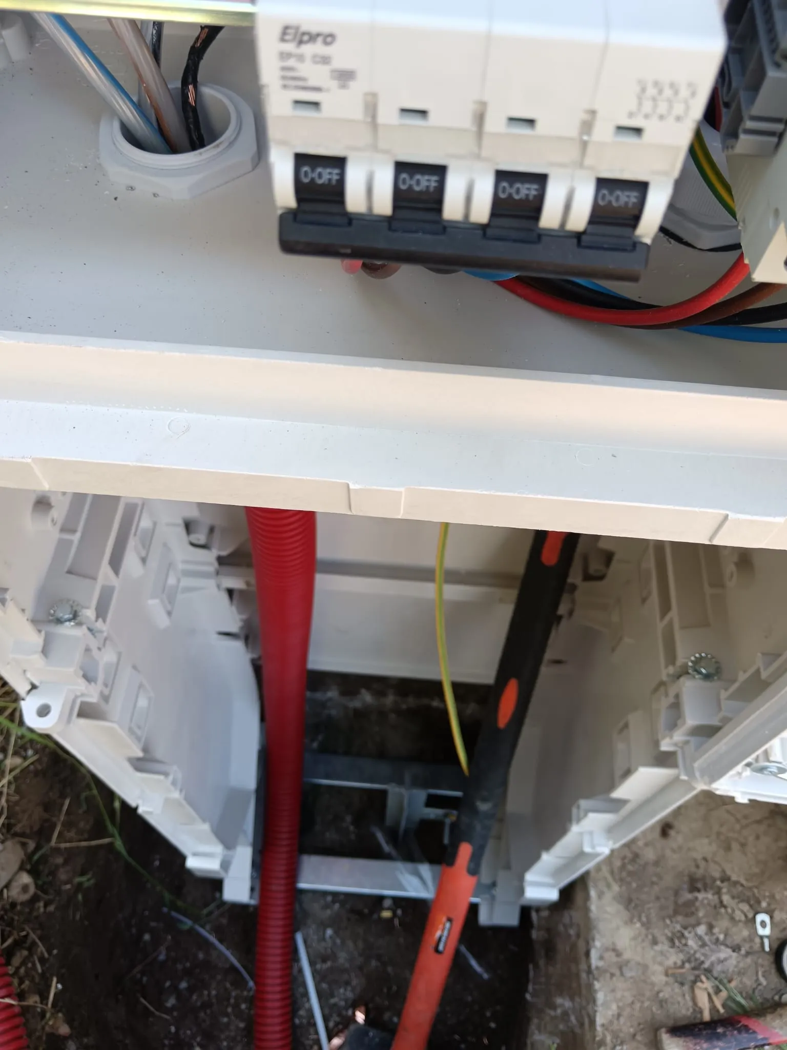 Tablou electric modern cu siguranțe automate